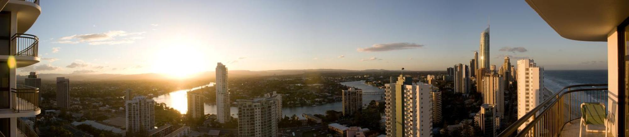 Apartment Panoramic Views Surfers-chevron. *