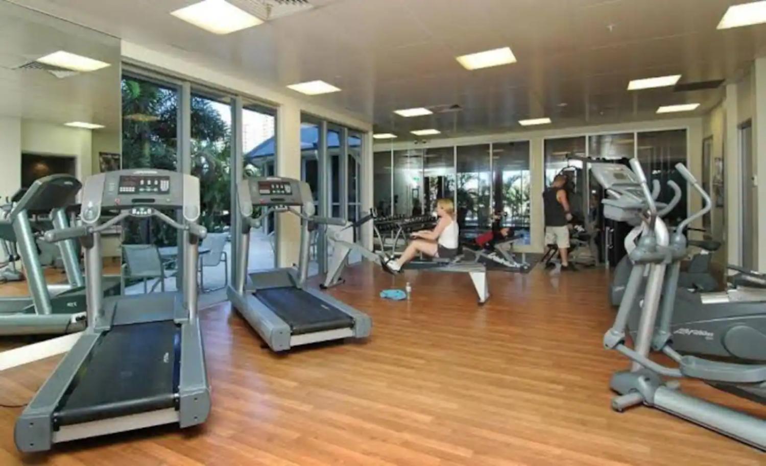 Apartment Panoramic Views Surfers-chevron. Gold Coast